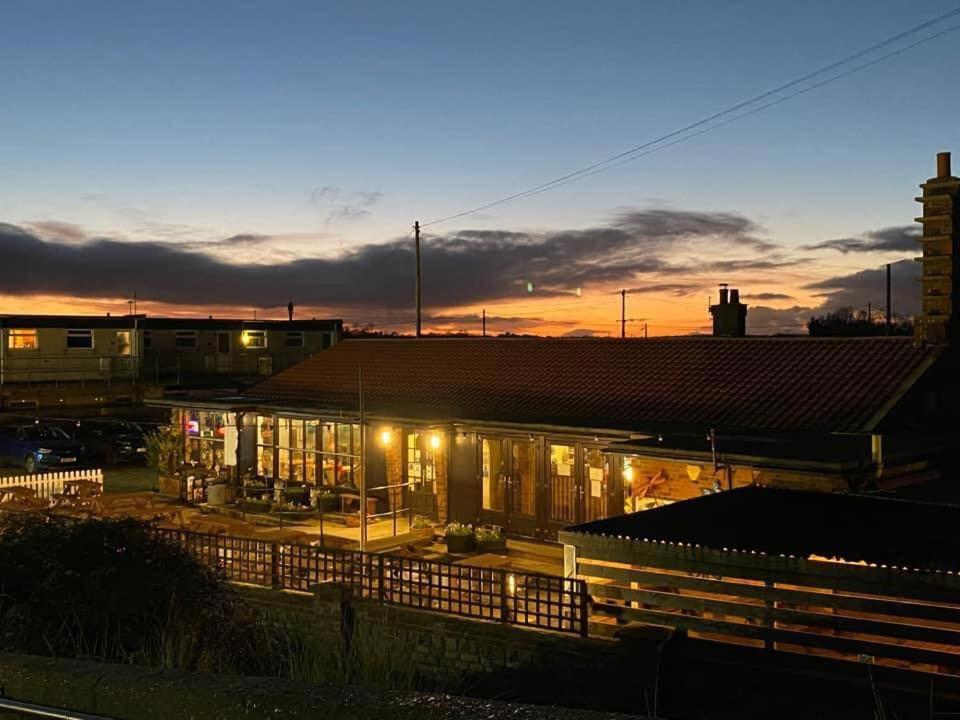 Coastal Terrace Dogs Welcome Optional Hot Tub Villa Sea Palling Exteriör bild
